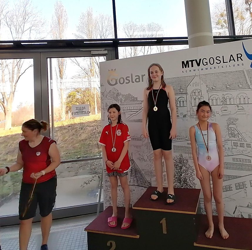 Mit geschwommen, mit geholfen - die Nordh&auml;user Delegation beim Wettkampf um den Goslaer Adler