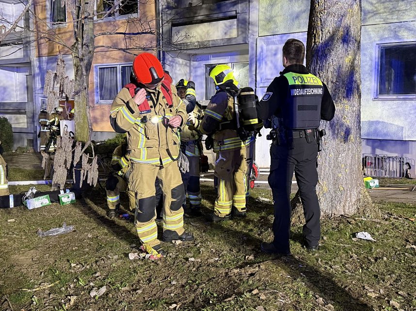 In einem Wohnblock in der Sundh&auml;user Stra&szlig;e war am Donnerstagabend ein Feuer ausgebrochen.