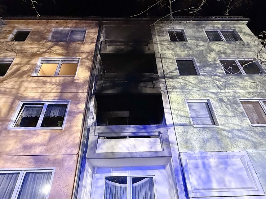In einem Wohnblock in der Sundh&auml;user Stra&szlig;e war am Donnerstagabend ein Feuer ausgebrochen.