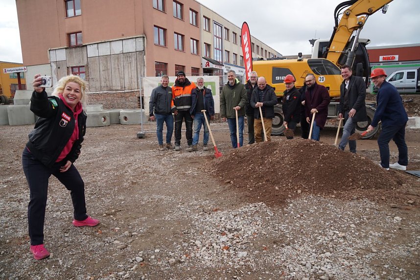 Spatenstich f&uuml;r den neuen Rewe in Nordhausen-Salza.