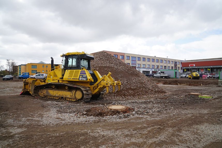 Spatenstich f&uuml;r den neuen Rewe in Nordhausen-Salza.