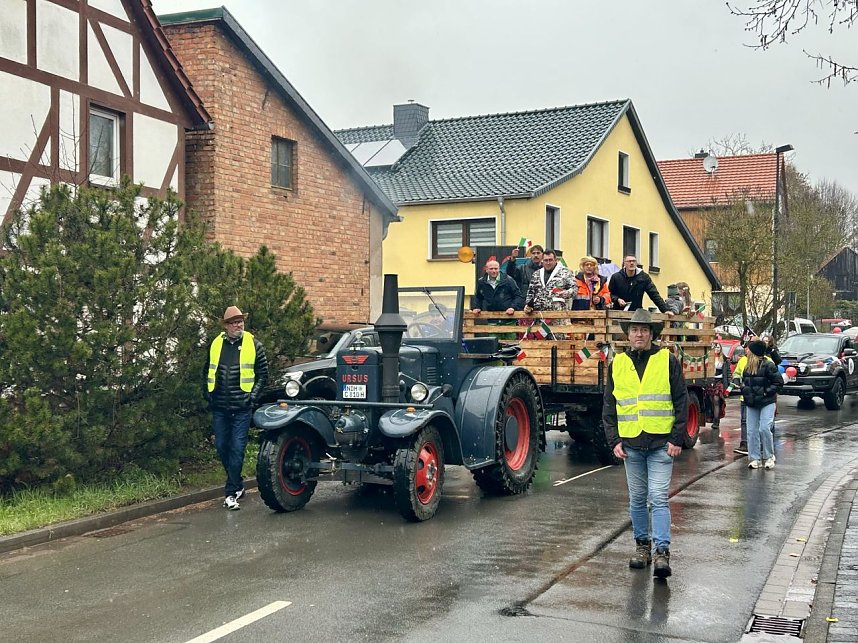 Karnevalsumzug durch Petersdorf im M&auml;rz