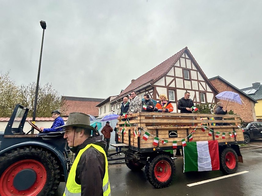 Karnevalsumzug durch Petersdorf im M&auml;rz
