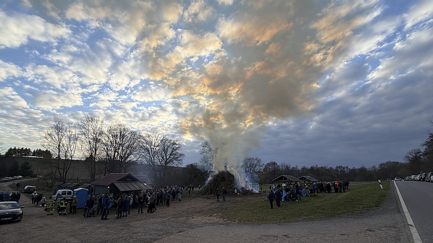 Feuer am Gr&uuml;ndonnertag in Herreden