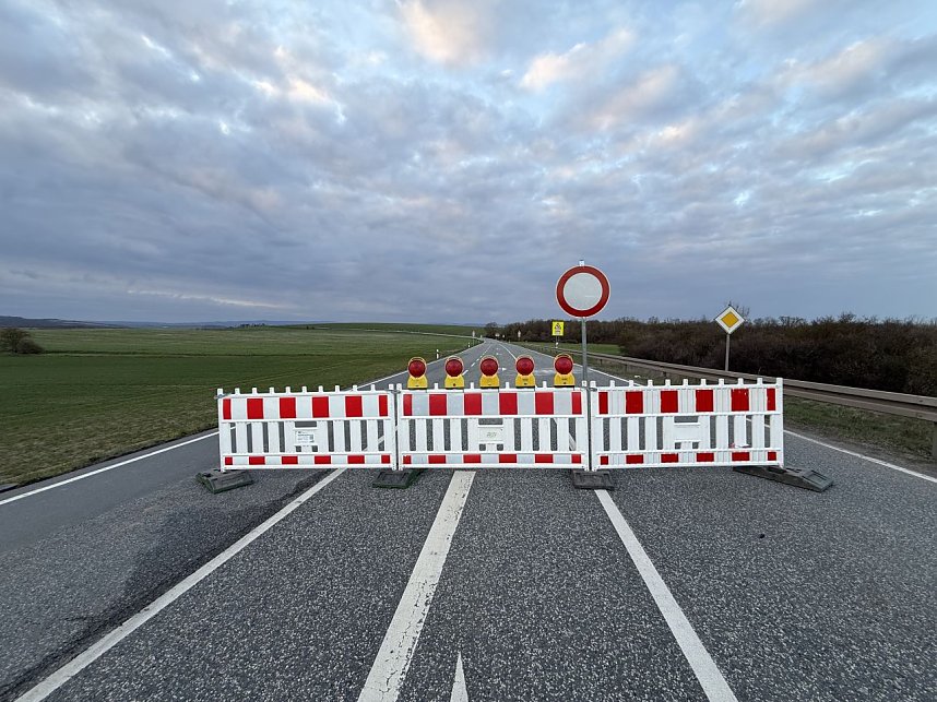 Gesperrte Stra&szlig;e wurde Motorradfahrer zum Verh&auml;ngnis
