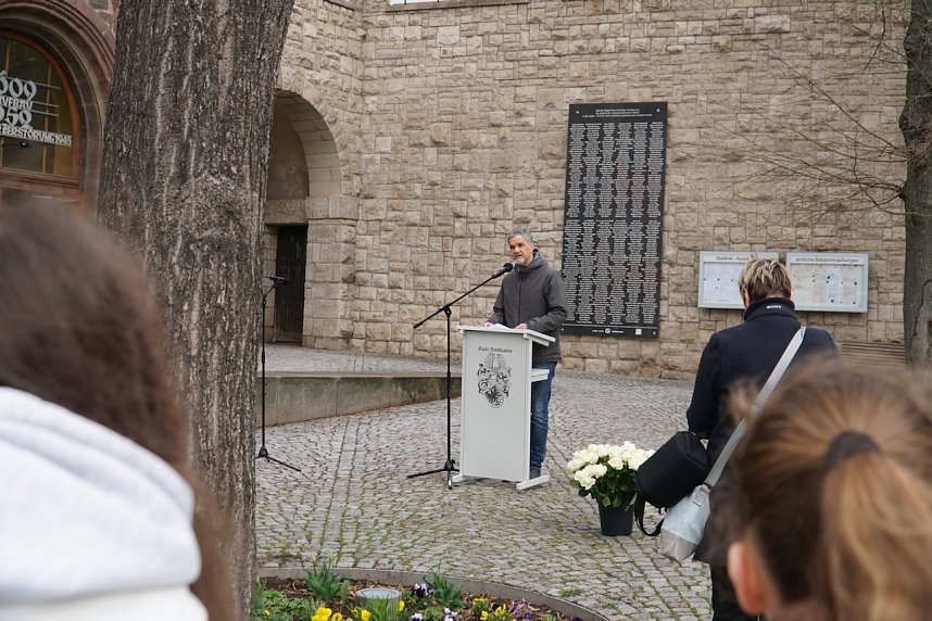 Gedenken zum 81. Jahrestag der Bombardierung Nordhausens auf dem Rathausplatz