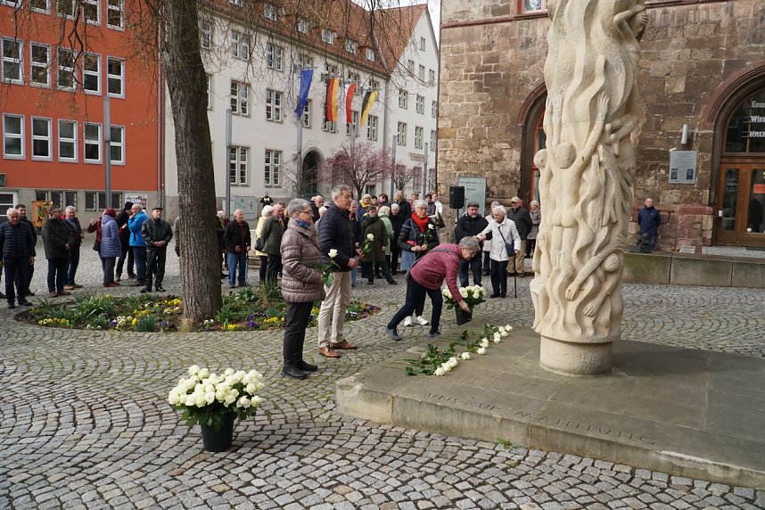 Gedenken zum 81. Jahrestag der Bombardierung Nordhausens auf dem Rathausplatz
