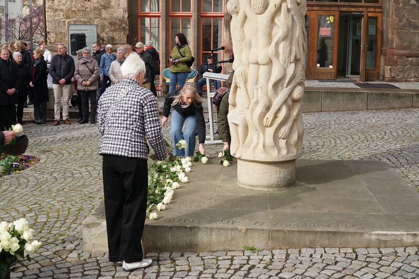 Gedenken zum 81. Jahrestag der Bombardierung Nordhausens auf dem Rathausplatz