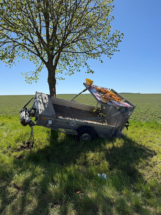 Unfall mit Baustellenfahrzeug auf der B249