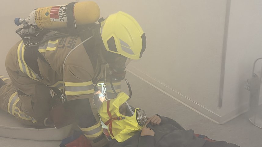 freiwillige Feuerwehr Herreden &uuml;bt Evakuierung