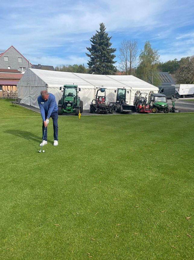 Er&ouml;ffnung des Golfplatzes in Neustadt.