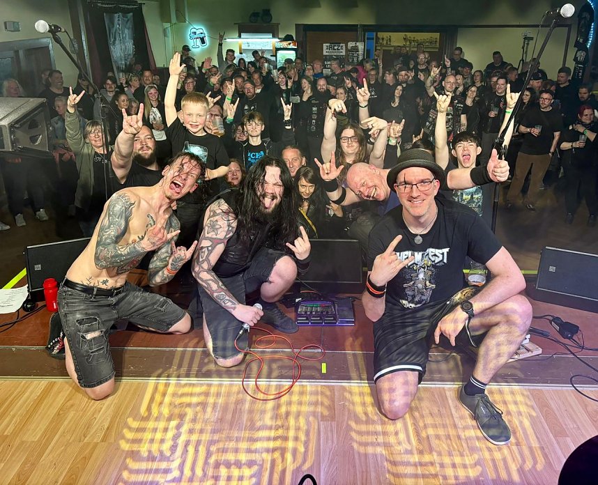 Volles Haus zum Bookwood "Ramp Up" in Herrmannsacker