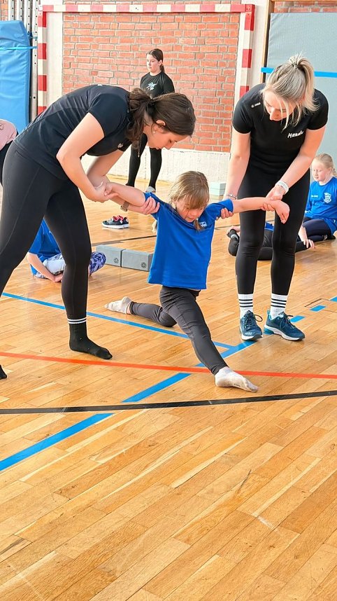 G&ouml;rsbacher Karnevalisten starten mit Tanz-Akademie durch