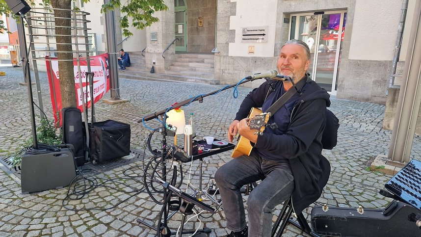 Arbeiterkampftag auf dem Nordh&auml;user Rathausplatz
