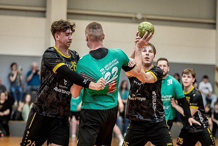 Handball der Spitzenklasse in der Ballspielhalle.