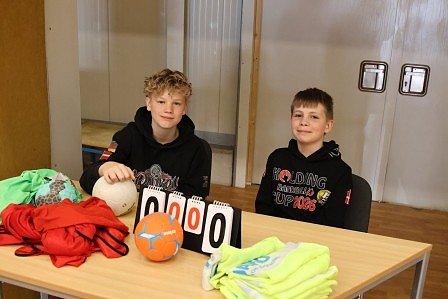 Handball der Spitzenklasse in der Ballspielhalle.