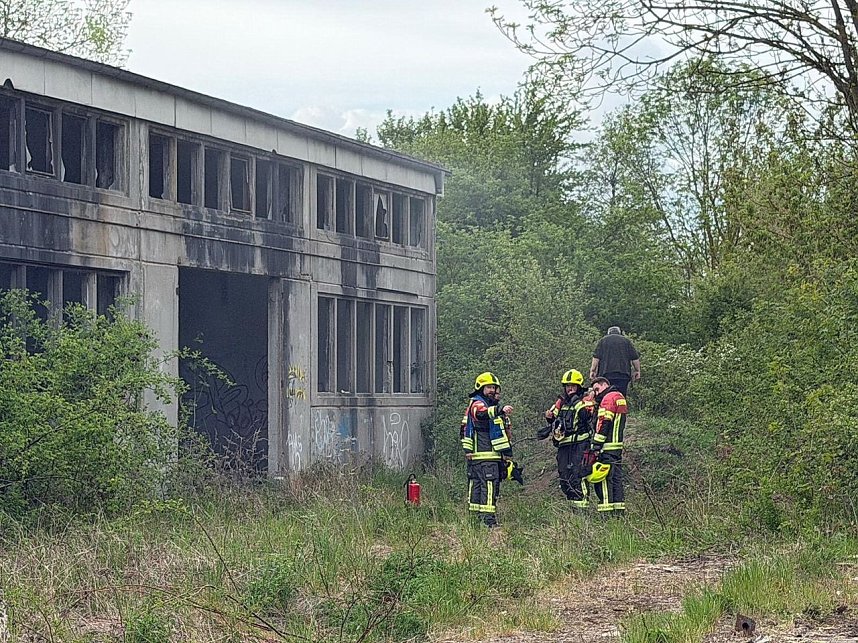 Die Feuerwehr musste am Montagabend in Nordhausen zu einem Brand einer leerstehenden Halle ausr&uuml;cken. 