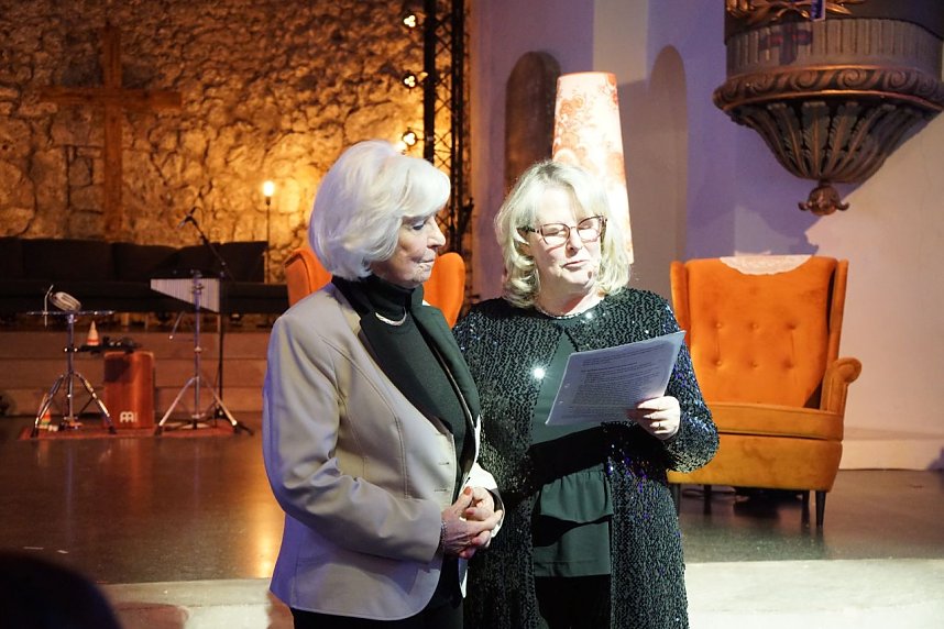 Die SWG feierte in der Altendorfer Kirche ihren 75. Geburtstag. Marvin Scott sorgte f&uuml;r die musikalische Unterhaltung. 