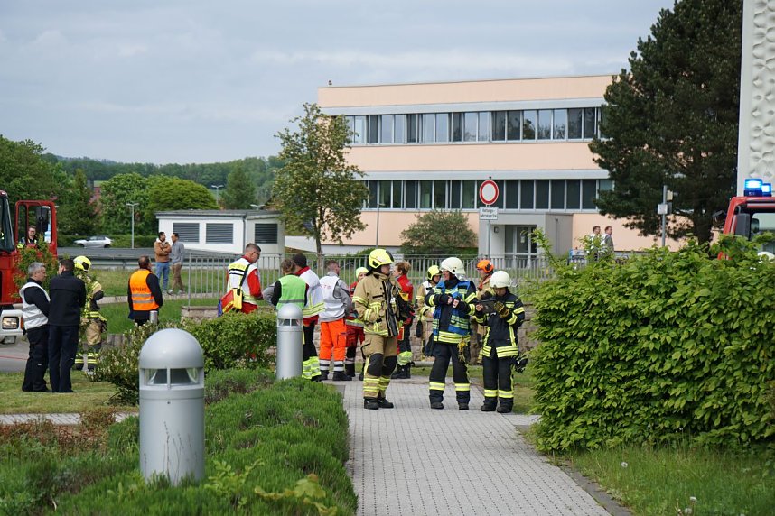 Bei einer Gro&szlig;&uuml;bung am und im S&uuml;dharz-Klinkum waren 60 Feuerwehrleute im Einsatz sowie viel Personal von den Rettungsdiensten. 