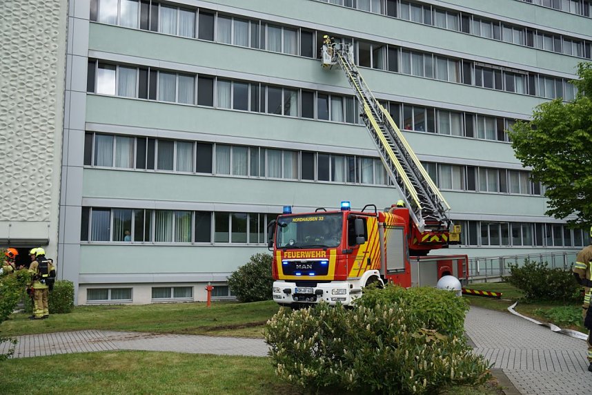 Bei einer Gro&szlig;&uuml;bung am und im S&uuml;dharz-Klinkum waren 60 Feuerwehrleute im Einsatz sowie viel Personal von den Rettungsdiensten. 