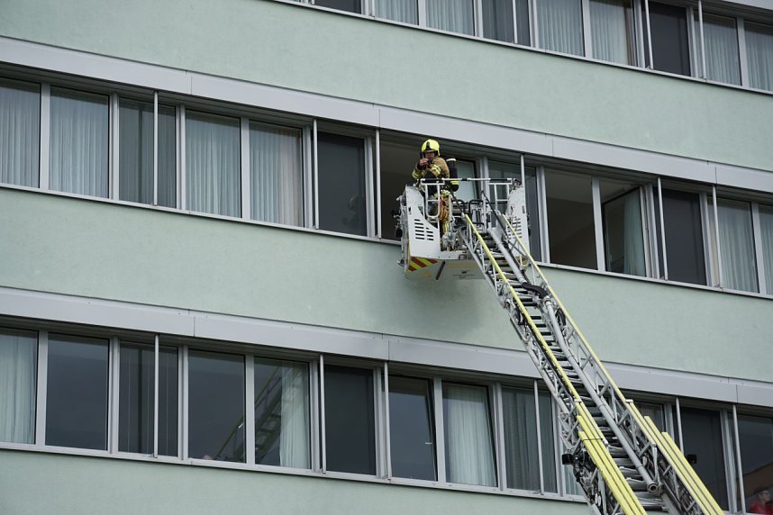 Bei einer Gro&szlig;&uuml;bung am und im S&uuml;dharz-Klinkum waren 60 Feuerwehrleute im Einsatz sowie viel Personal von den Rettungsdiensten. 