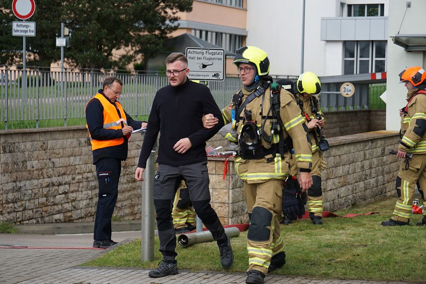 Bei einer Gro&szlig;&uuml;bung am und im S&uuml;dharz-Klinkum waren 60 Feuerwehrleute im Einsatz sowie viel Personal von den Rettungsdiensten. 