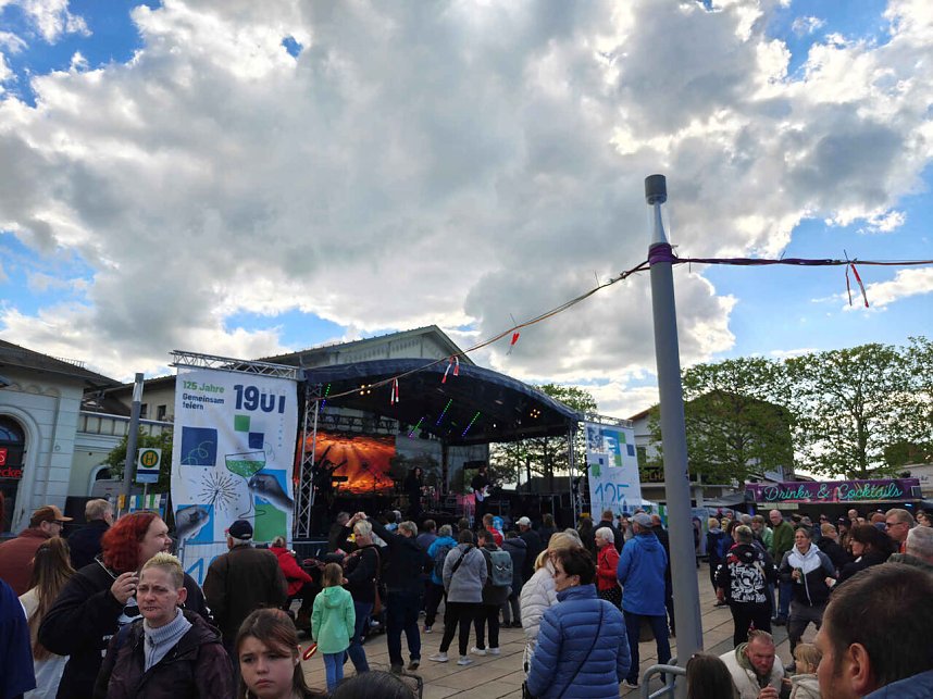 Impressionen vom zweiten Tag des Bahnhoffestes in Nordhausen.
