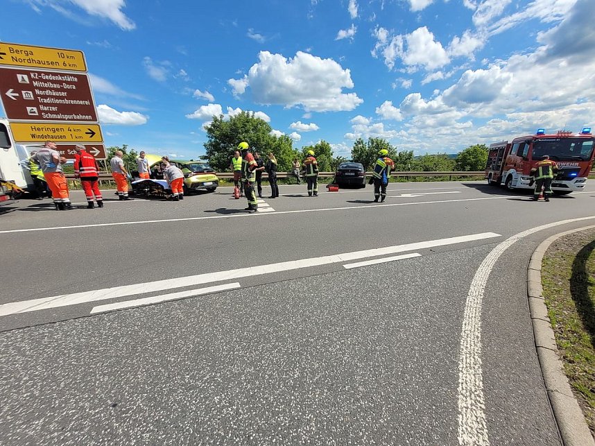 Bei dem Unfall unweit der Autobahn A38 bei Bielen wurde ein Mensch verletzt.