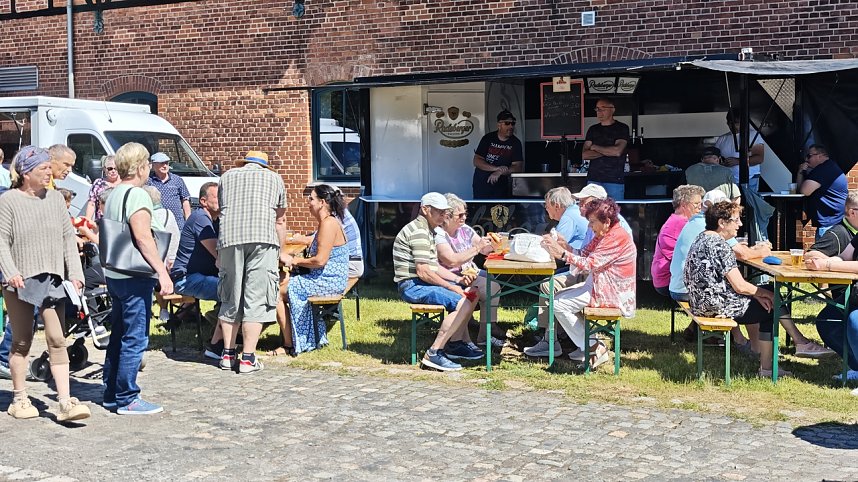 2. Bauernmarkt auf dem Scheunenhof in Sundhausen