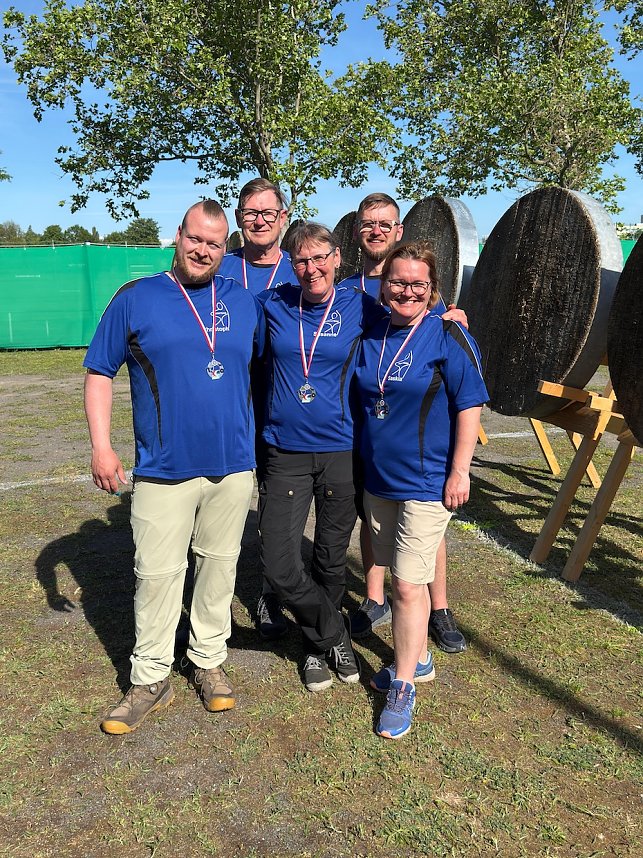 F&uuml;nf Sch&uuml;tzen hatte das Bowteam zur Landesmeisterschaft nach Erfurt entsandt