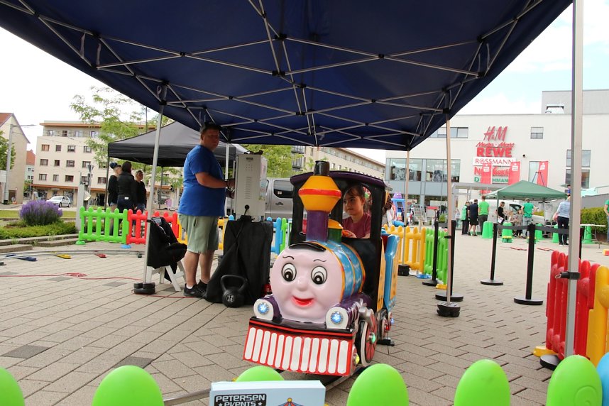Auf dem Parkplatz der Kreissparkasse Nordhausen findet heute wieder das beliebte Knax-Kinderfest statt