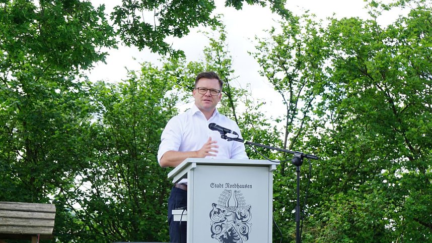 Die dicke Eiche bei Krimderode wurde heute als National-Erbe-Baum ausgerufen. 