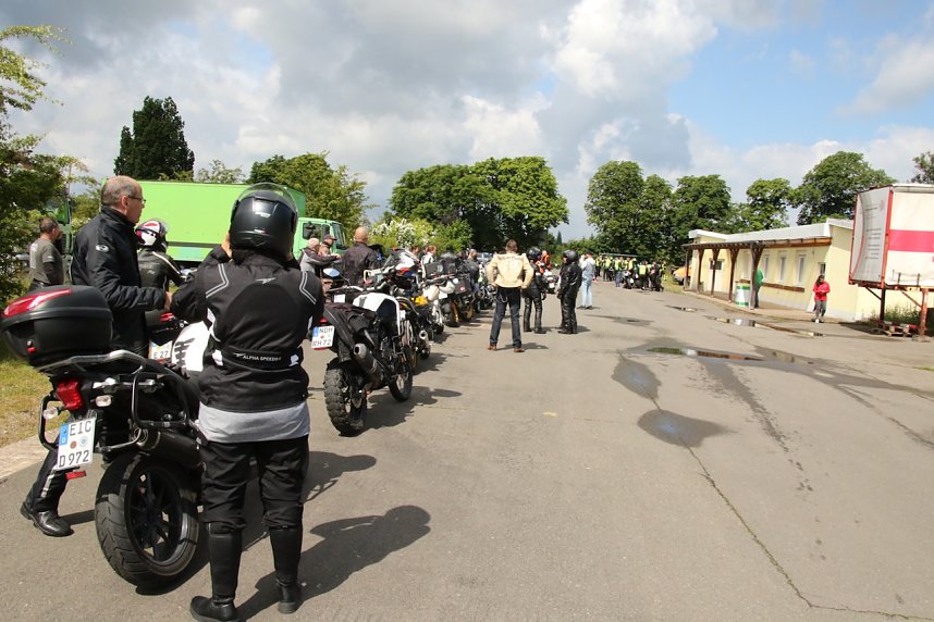Start zum 4. "Ride for Charity" am Nordh&auml;user Autodrom