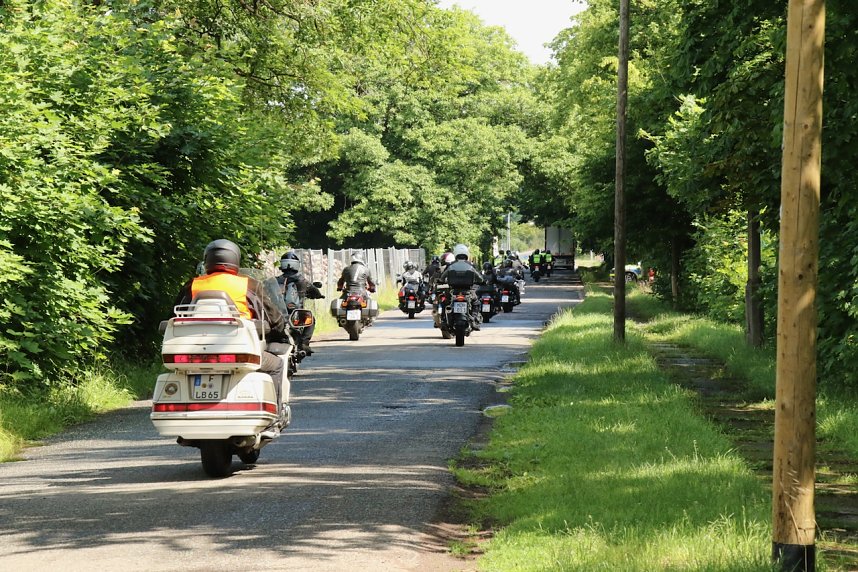 Start zum 4. "Ride for Charity" am Nordh&auml;user Autodrom