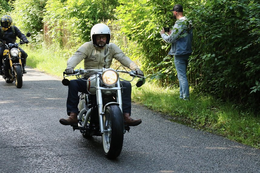 Start zum 4. "Ride for Charity" am Nordh&auml;user Autodrom