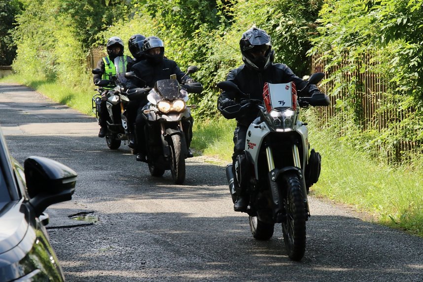 Start zum 4. "Ride for Charity" am Nordh&auml;user Autodrom