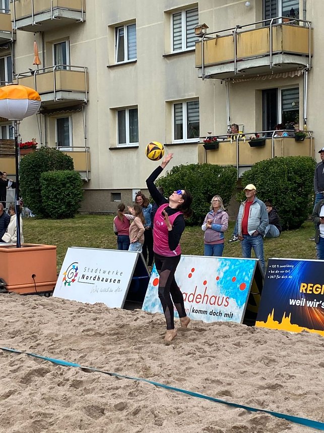 Beachen bei Wind und Regen: der 17. Stadtwerke-Cup fand zum Rolandsfest in diesem Jahr unter erschwerten Bedingungen statt