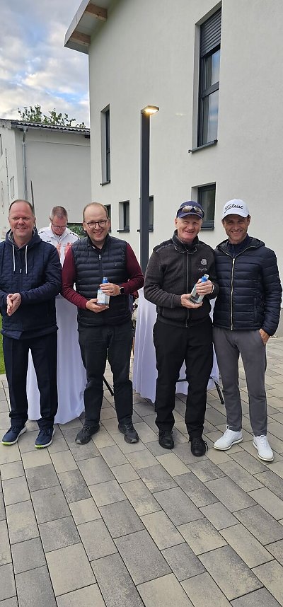 Gute Stimmung herrschte am Wochenende beim ersten Golfturnier in Neustadt.