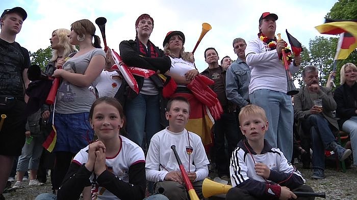 Fu&szlig;ballgucken auf dem Berg