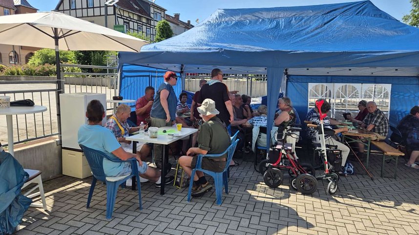 Treffen im L&ouml;wentor-Quartier