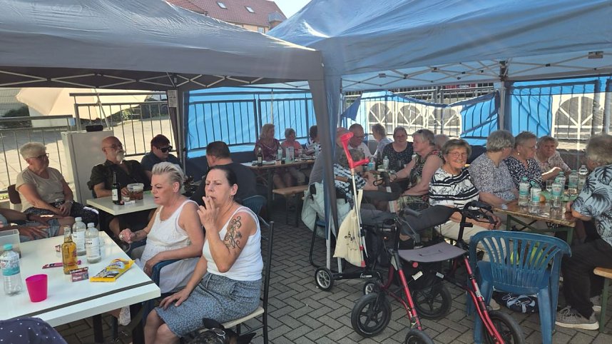 Treffen im L&ouml;wentor-Quartier