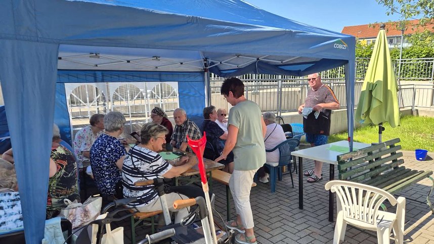 Treffen im L&ouml;wentor-Quartier