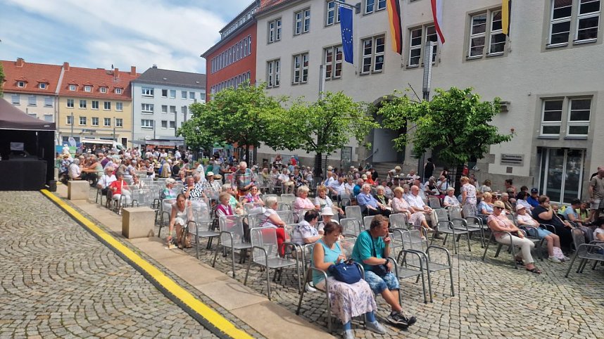 125 Jahre WBG S&uuml;dharz werden heute auf dem Rathausplatz in Nordhausen gefeiert