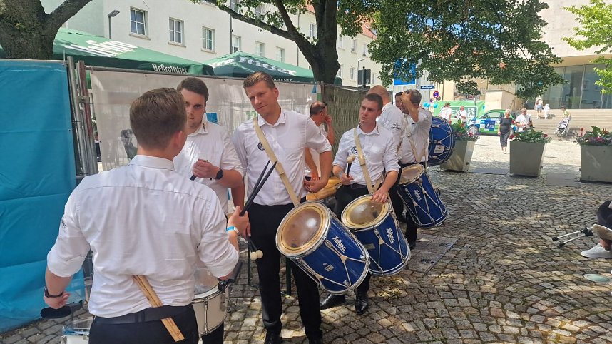 125 Jahre WBG S&uuml;dharz werden heute auf dem Rathausplatz in Nordhausen gefeiert