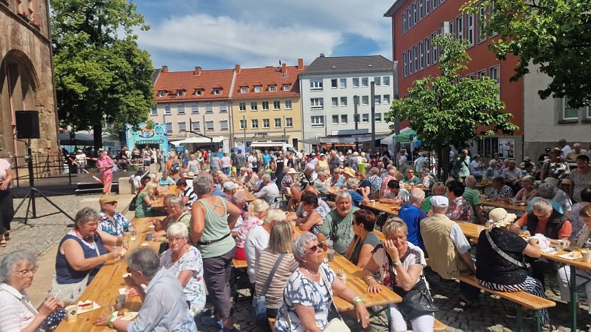 125 Jahre WBG S&uuml;dharz werden heute auf dem Rathausplatz in Nordhausen gefeiert