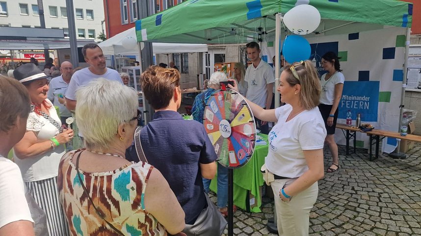 125 Jahre WBG S&uuml;dharz werden heute auf dem Rathausplatz in Nordhausen gefeiert