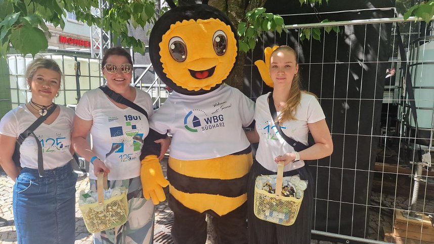 125 Jahre WBG S&uuml;dharz werden heute auf dem Rathausplatz in Nordhausen gefeiert