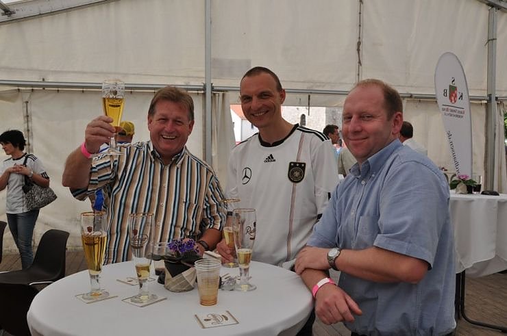 Public Viewing auf den Petersberg