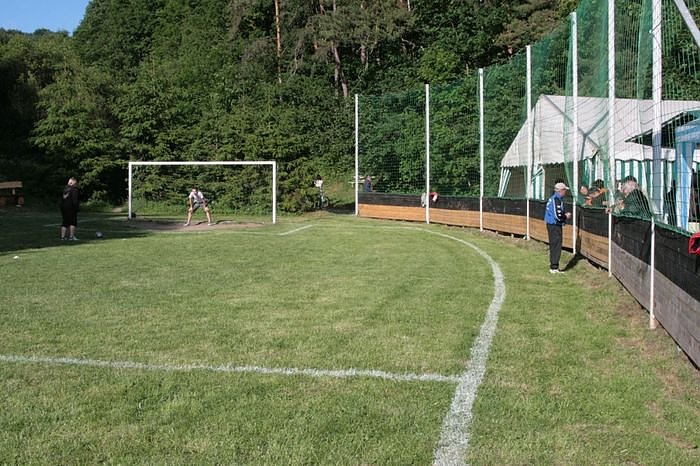 Ein Dorf spielt Fu&szlig;ball