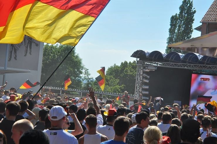 Public Viewing auf den Petersberg